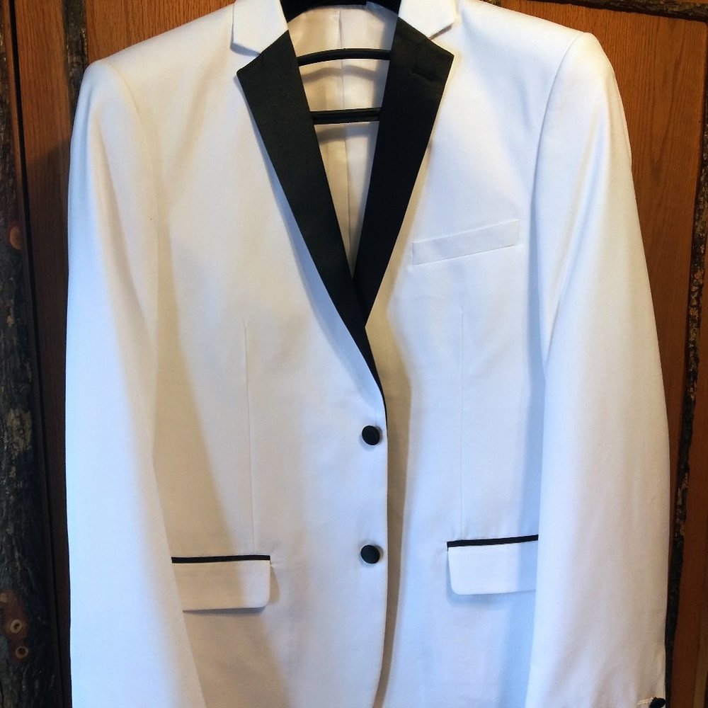 Men's White Dinner Jacket